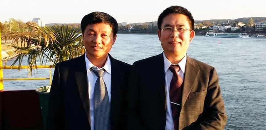 天元新材董事长吕德斌与建筑材料工业技术情报研究所产业联盟代表合影