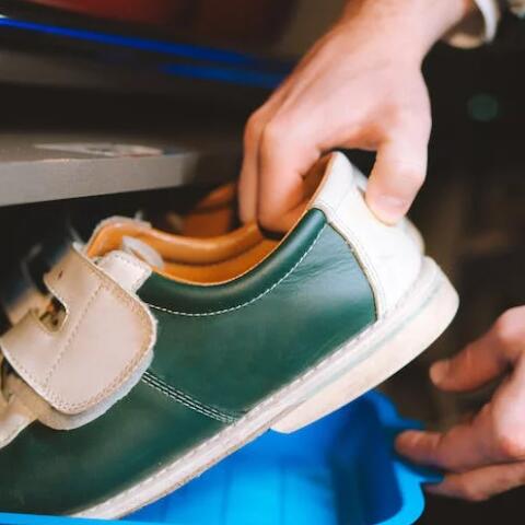 含香型塑胶材料制备工艺